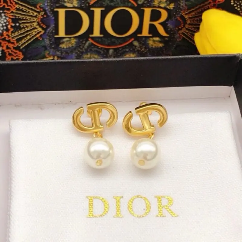 christian dior boucles doreilles pour femme s_12153231